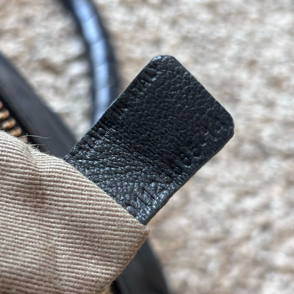 Chloé Black Leather Shoulder Bag with Gold Hardware - Picture 5 of 6